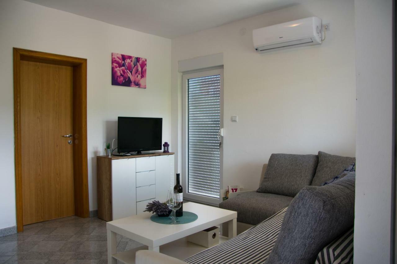 Apartman Lavanda Maslenica Exterior foto